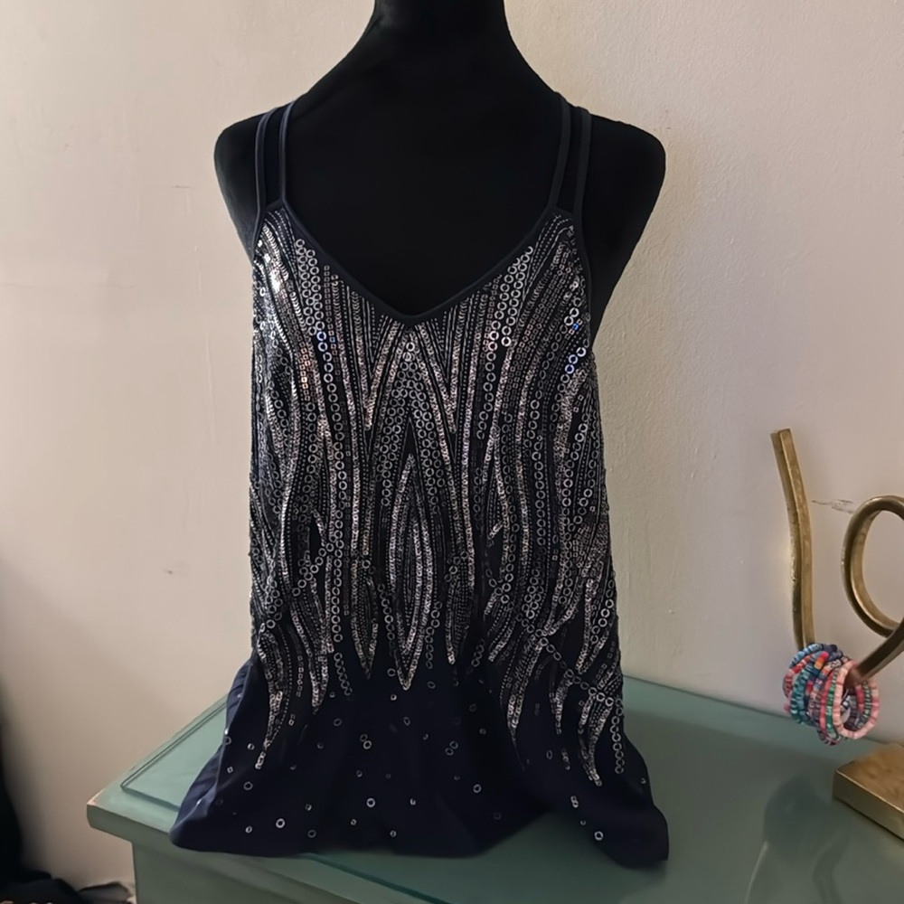 Express Tank Top
Size Medium
Navy Blue